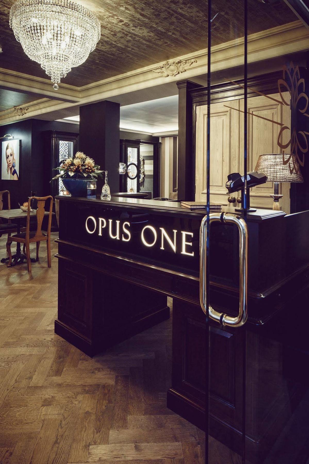 Boutique Hotel Opus One Numansdorp Exterior photo